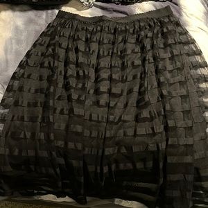 Stripped black skirt XL